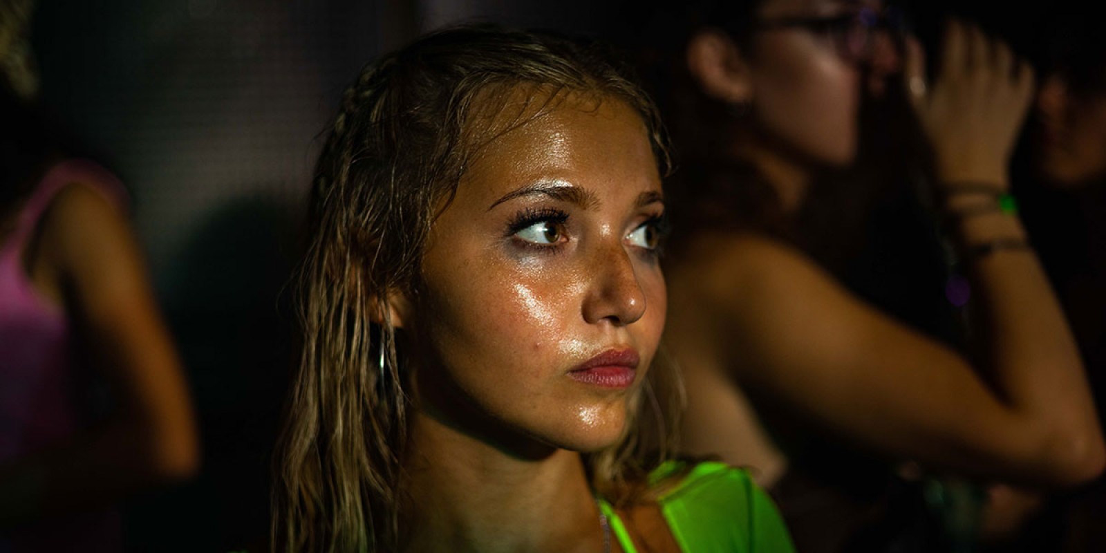 'How to Have Sex' (2023) parla de com el consentiment també pot ser forçat