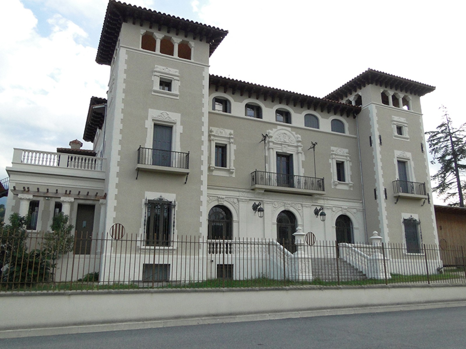 Alberg Pau Casals - Canigó, seu de la Universitat Catalana d'Estiu