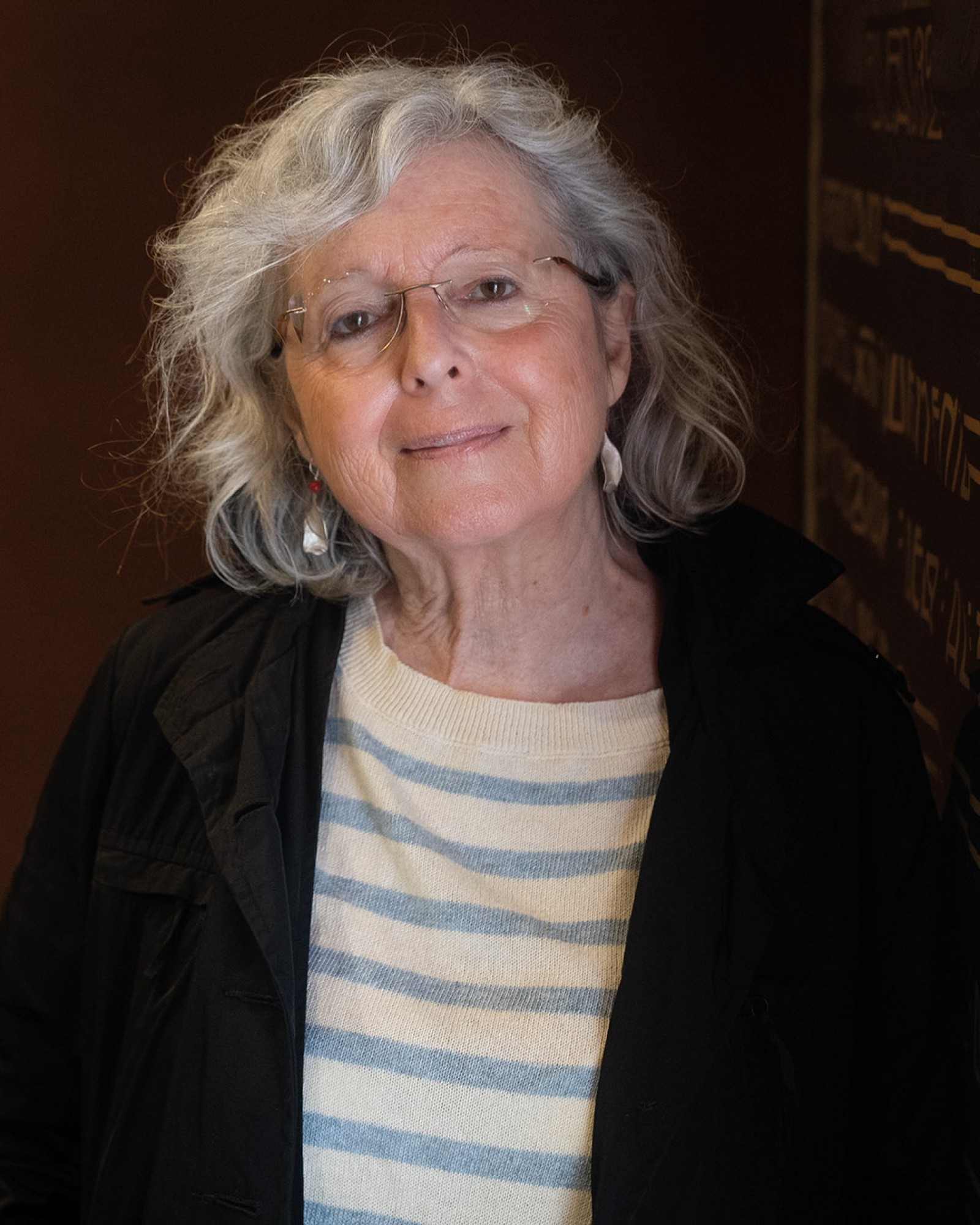 Maria Campillo a l'hemeroteca de l'Arxiu Històric de Barcelona, ubicat a la Casa de l'Ardiaca