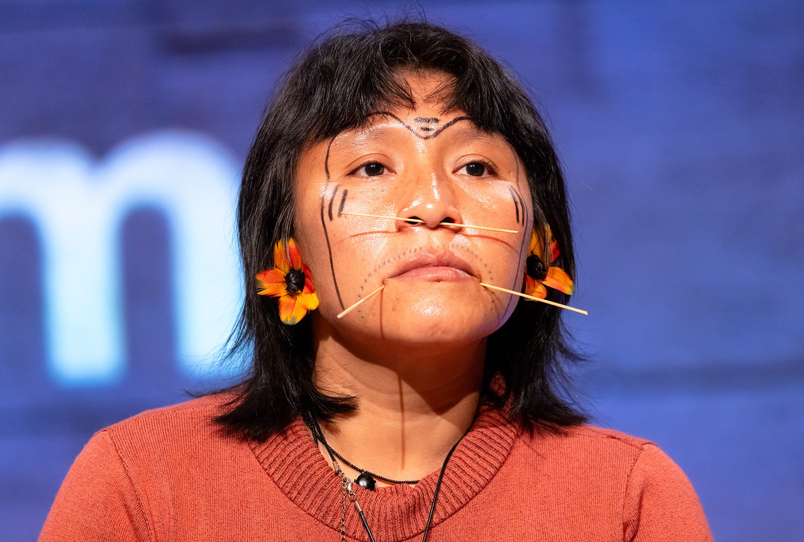 Ehuana Yaira Ianomami dins del cicle La selva és dona en el marc de l’exposició Amazònies, 18 de novembre 2024.